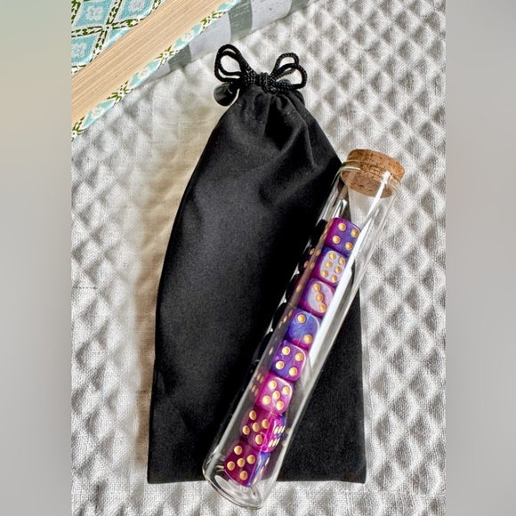 New Set of 8 Purple & Blue Swirl 15mm Acrylic Dice w/ Glass Tube & Storage Bag - Picture 7 of 7